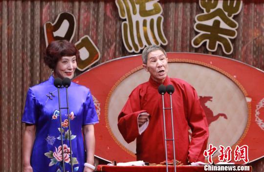 第九屆中國曲藝節(jié)：天津傳統“茶館相聲”火爆